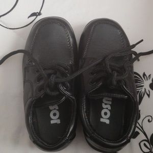 Kids size 6 dress shoes